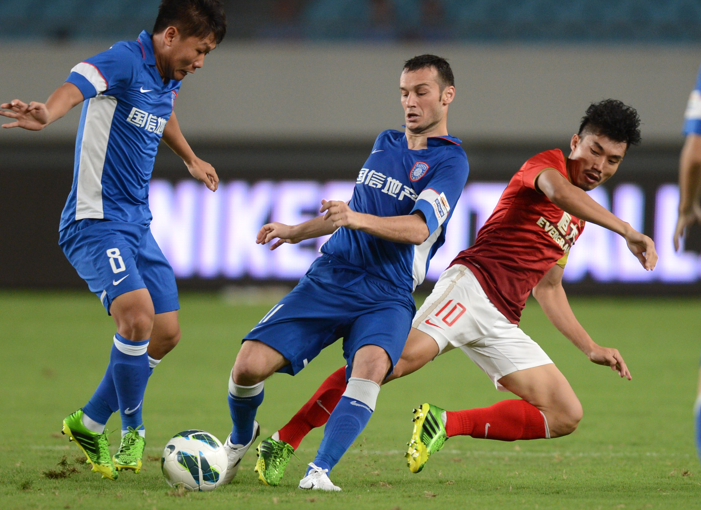 只在熟悉路 只在熟悉路