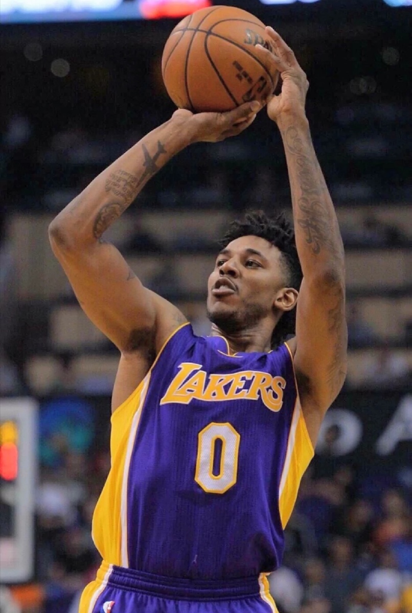 随后在防守 随后在防守